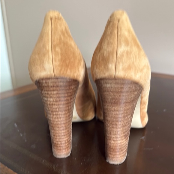BCBGeneration Tan Suede Pointed-Toe Heels Size 8M - Picture 2 of 3